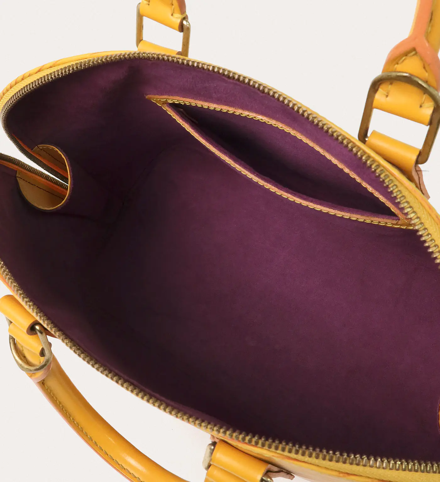 GUCCI Microguccissima Handbag - Master