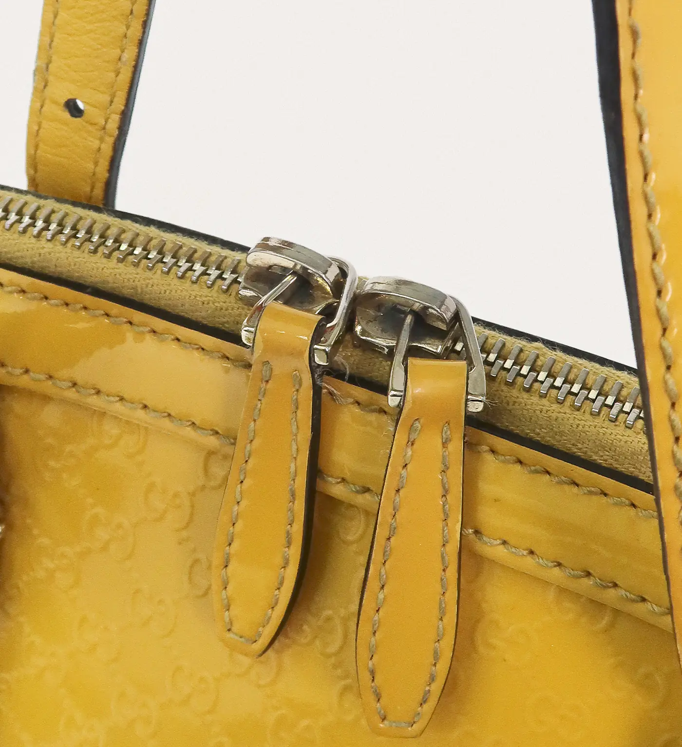 GUCCI Microguccissima Handbag - Master