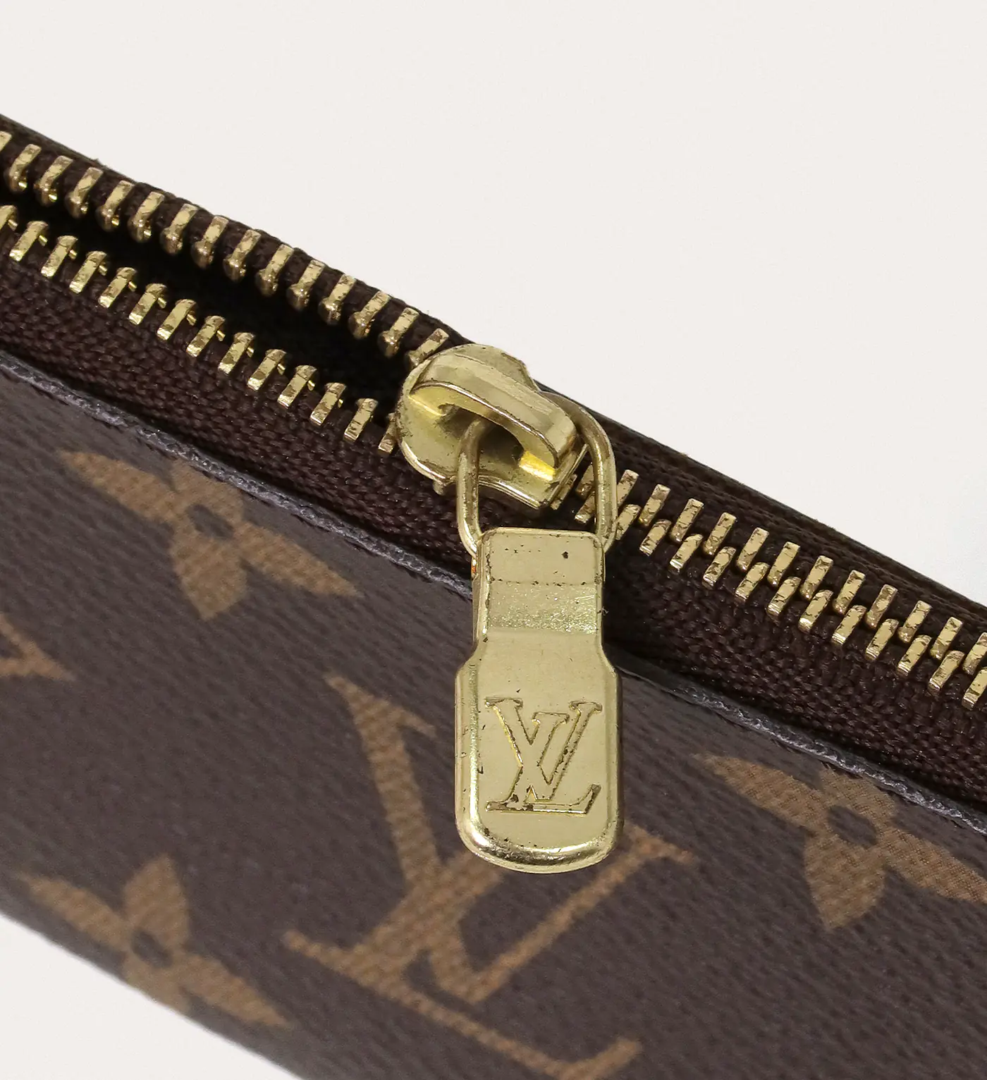 LOUIS VUITTON Key Pouch - Master